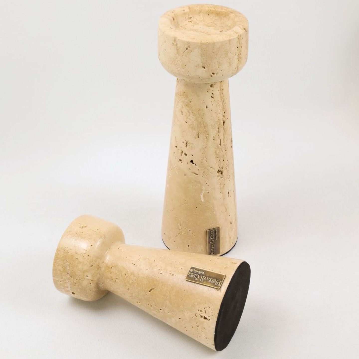 HONI Kerzenhalter aus Travertin