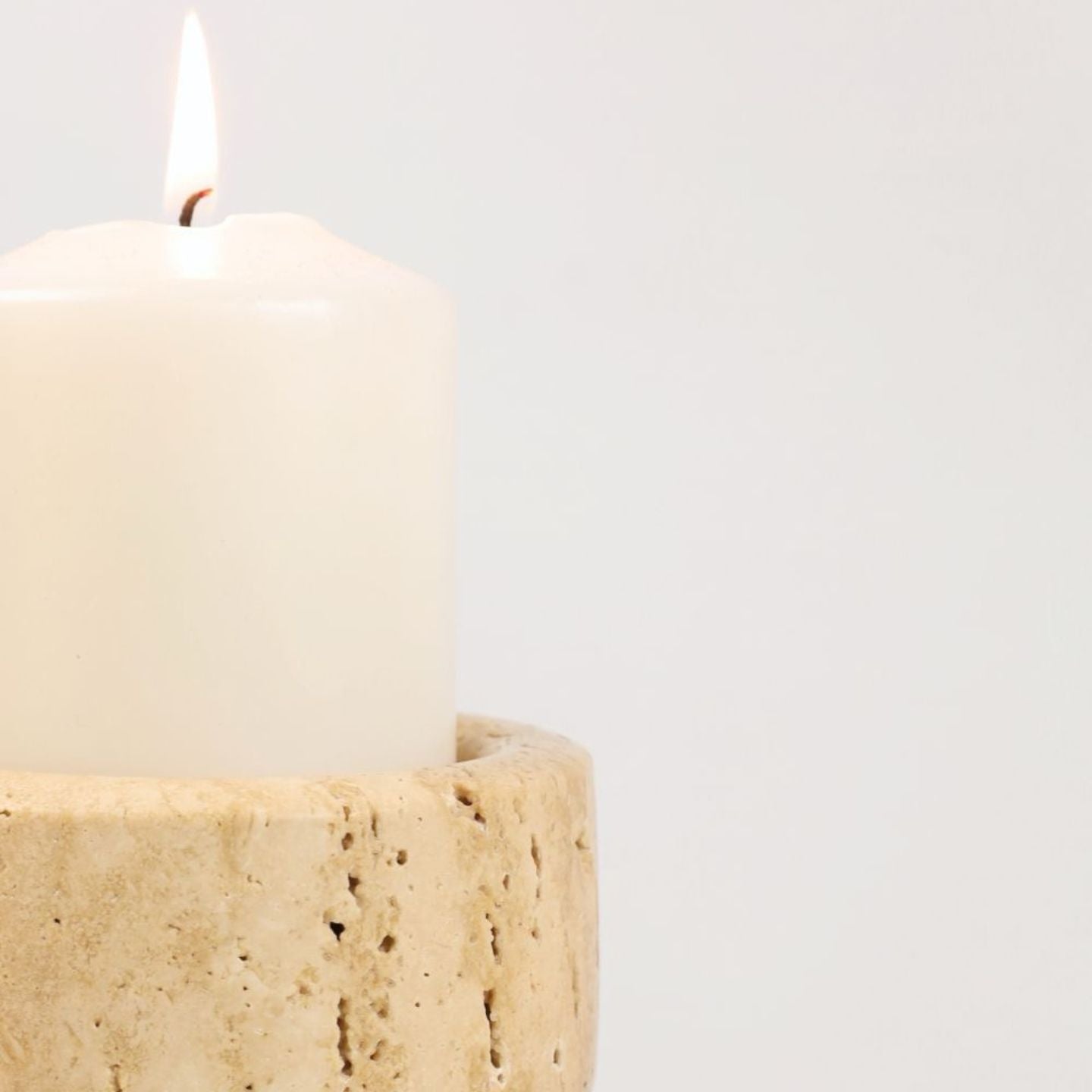 HONI Kerzenhalter aus Travertin